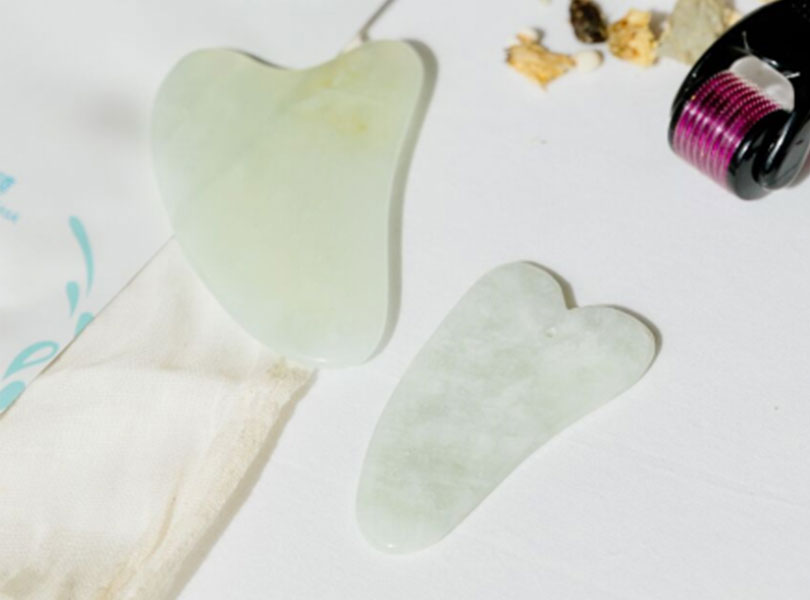 Zhong Luxe Glow Sha Jade Gua Sha | Travel Size